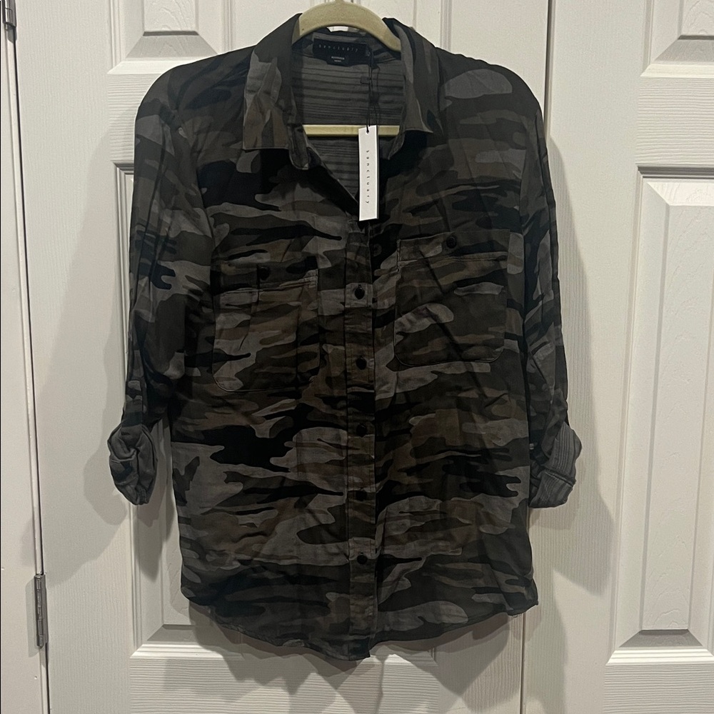 NWT-Sanctuary camouflage Boyfriend Shirt